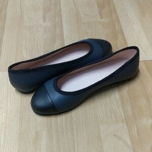 Black and Gray Teen's And Womens Flats